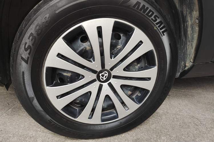 Used CHANGAN OSHAN X70A 2019 1.5L Manual Basic Version China VI Standard Left Front Wheel Hub