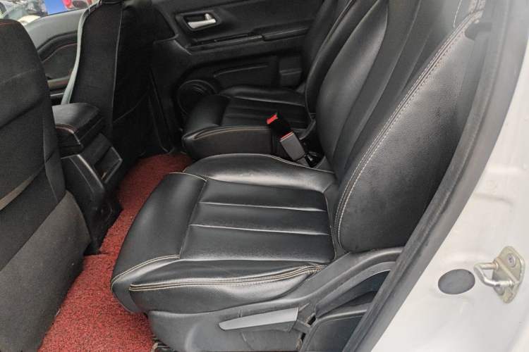 Used CHANGAN OSHAN X70A 2019 1.5L Manual Basic Version China VI Standard Left Rear Seat