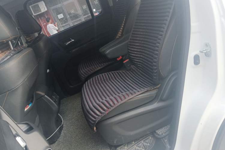 Used CHANGAN OSHAN X70A 2019 1.5L Manual Luxury Model China VI Standard Left Rear Seat