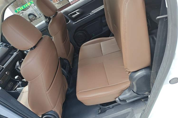 Used CHANGAN OSHAN X70A 2019 1.5L Manual Basic Version China VI Standard Left Rear Seat