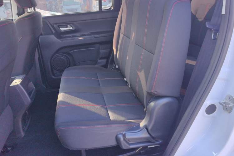 Used CHANGAN OSHAN X70A 2019 1.5L Manual Basic Version China VI Standard Left Rear Seat