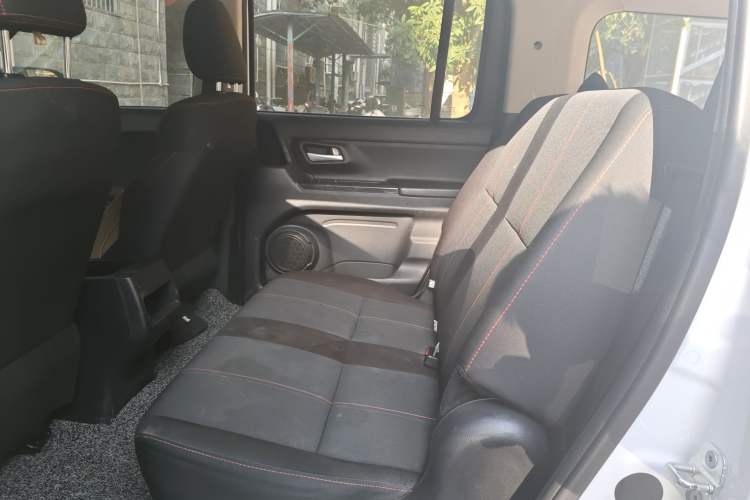 Used CHANGAN OSHAN X70A 2019 1.5L Manual Basic Version China VI Standard Left Rear Seat