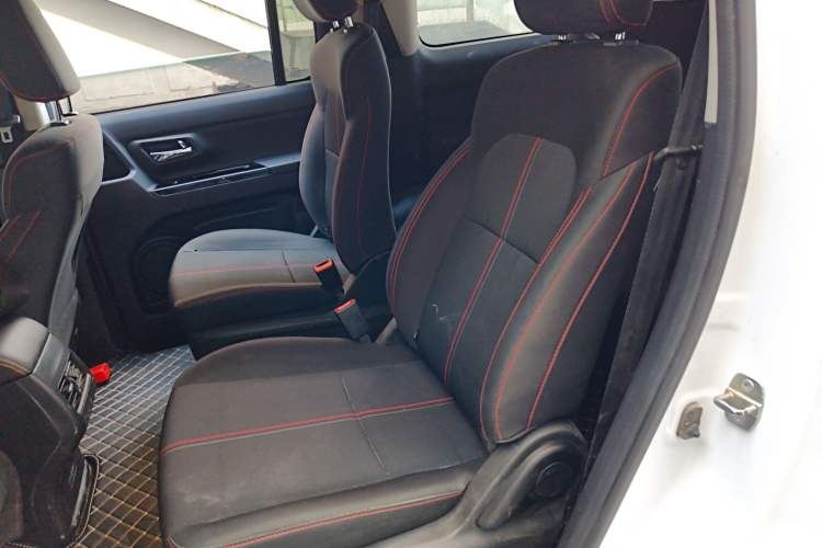 Used CHANGAN OSHAN X70A 2019 1.5L Manual Standard Version China VI Left Rear Seat