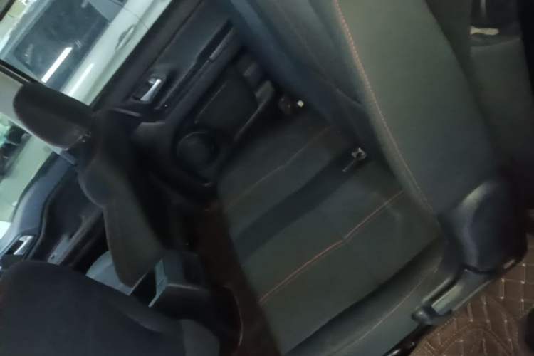 Used CHANGAN OSHAN X70A 2019 1.5L Manual Basic Version China VI Standard Left Rear Seat