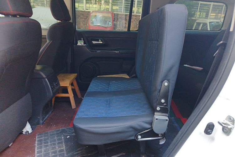 Used CHANGAN OSHAN X70A 2019 1.5L Manual Comfort Model China VI Standard Left Rear Seat