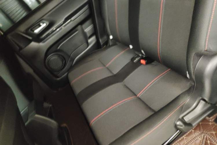Used CHANGAN OSHAN X70A 2019 1.5L Manual Basic Version China VI Standard Left Rear Seat