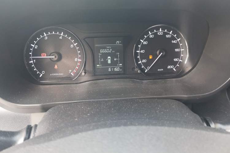 Used CHANGAN OSHAN X70A 2019 1.5L Manual Luxury Model China VI Standard Odometer Close Up