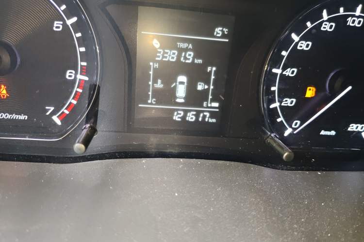 Used CHANGAN OSHAN X70A 2019 1.5L Manual Basic Version China VI Standard Odometer Close Up