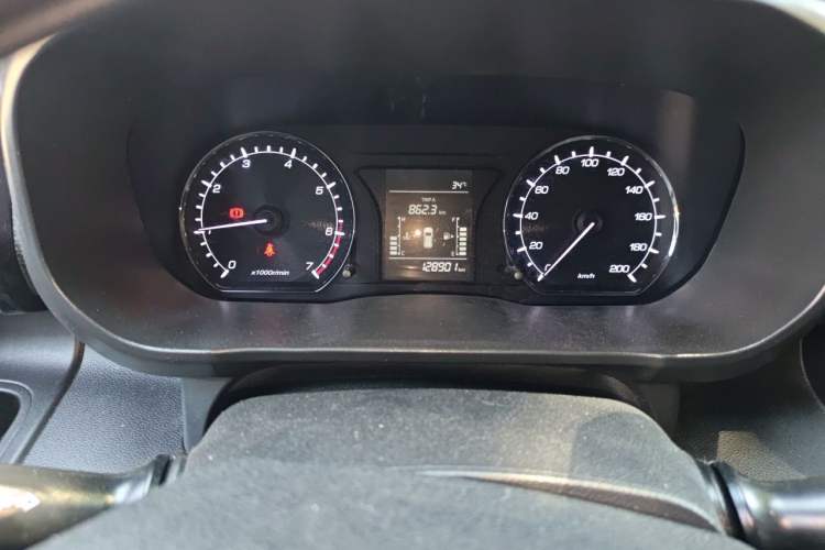 Used CHANGAN OSHAN X70A 2019 1.5L Manual Basic Version China VI Standard Odometer Close Up