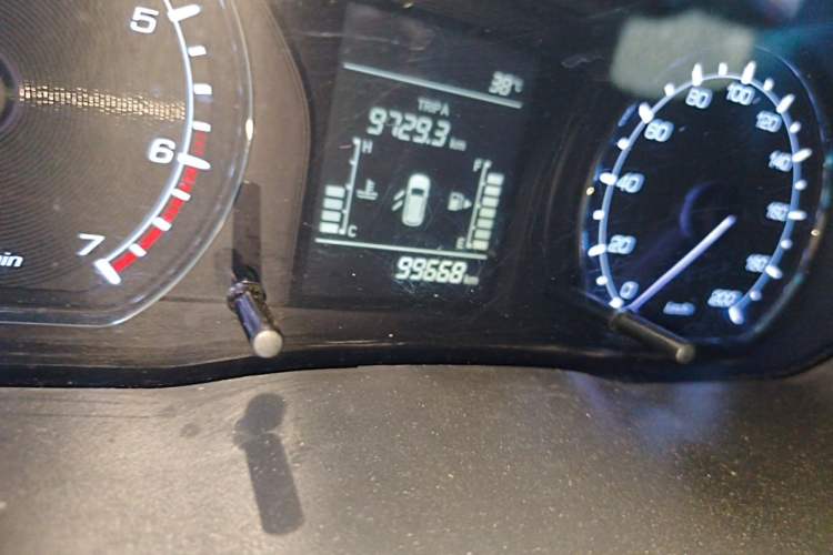 Used CHANGAN OSHAN X70A 2019 1.5L Manual Comfort Model China VI Standard Odometer Close Up