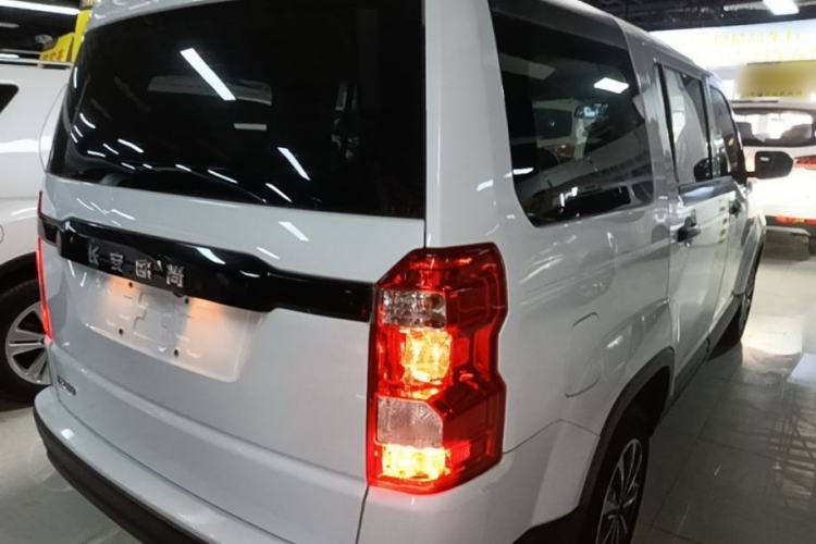 Used CHANGAN OSHAN X70A 2019 1.5L Manual Basic Version China VI Standard Rear Right 45 Deg