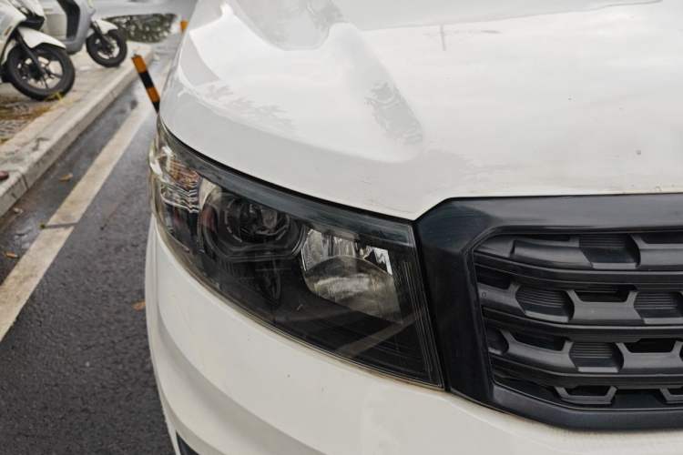 Used CHANGAN OSHAN X70A 2019 1.5L Manual Basic Version China VI Standard Right Front Headlight