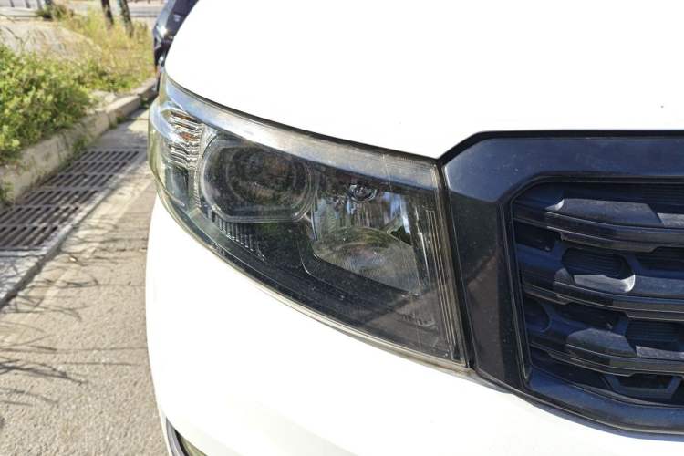 Used CHANGAN OSHAN X70A 2019 1.5L Manual Basic Version China VI Standard Right Front Headlight