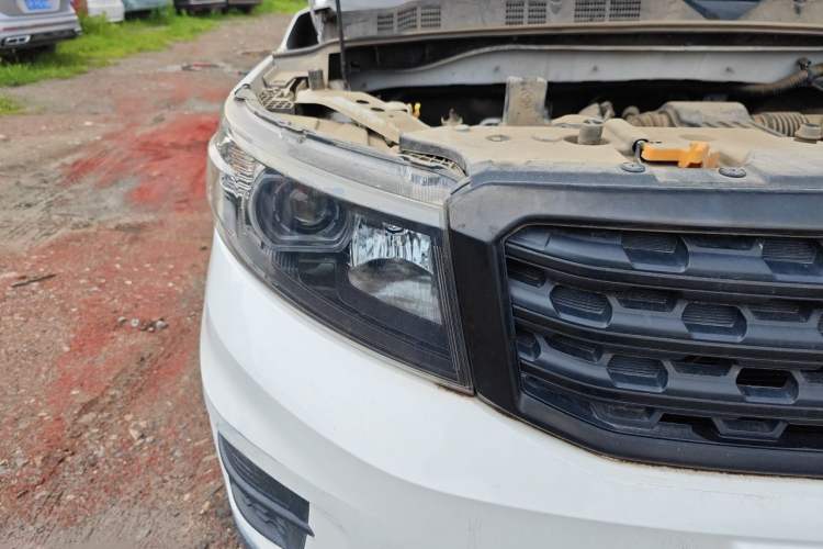 Used CHANGAN OSHAN X70A 2019 1.5L Manual Basic Version China VI Standard Right Front Headlight