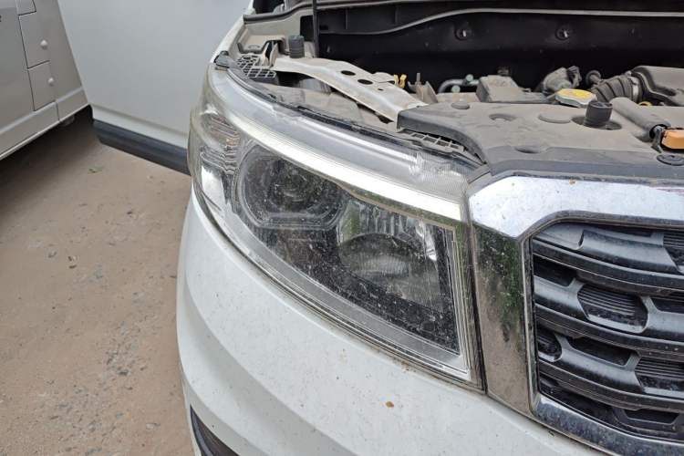 Used CHANGAN OSHAN X70A 2019 1.5L Manual Standard Version China VI Right Front Headlight