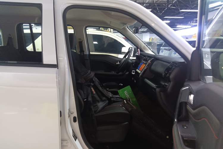 Used CHANGAN OSHAN X70A 2019 1.5L Manual Basic Version China VI Standard Right Front Seat