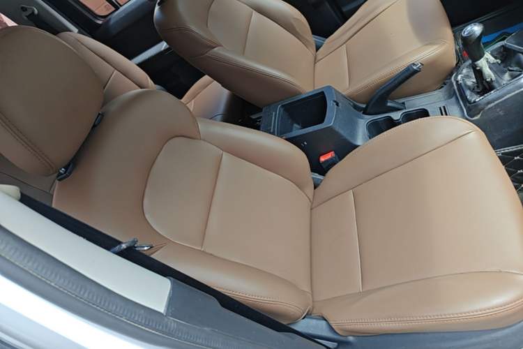 Used CHANGAN OSHAN X70A 2019 1.5L Manual Basic Version China VI Standard Right Front Seat