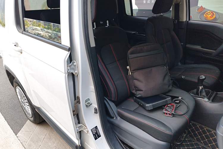 Used CHANGAN OSHAN X70A 2019 1.5L Manual Standard Version China VI Right Front Seat