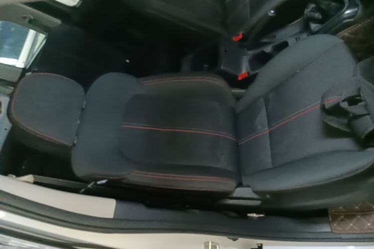 Used CHANGAN OSHAN X70A 2019 1.5L Manual Basic Version China VI Standard Right Front Seat