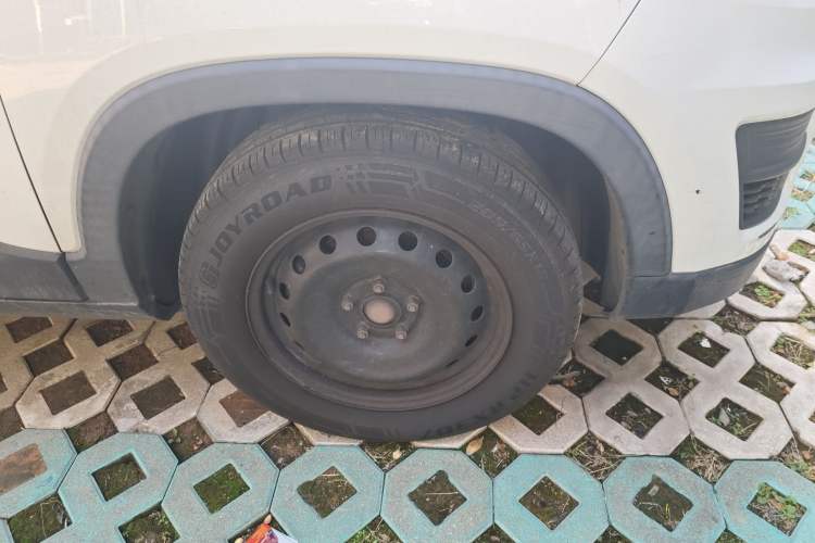 Used CHANGAN OSHAN X70A 2019 1.5L Manual Basic Version China VI Standard Right Front Wheel Hub