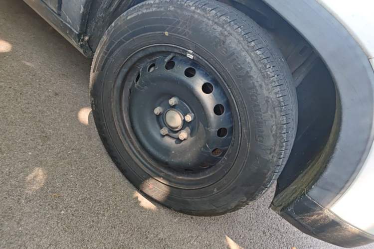 Used CHANGAN OSHAN X70A 2019 1.5L Manual Basic Version China VI Standard Right Front Wheel Hub
