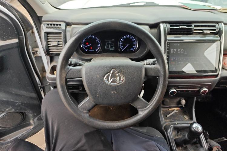 Used CHANGAN OSHAN X70A 2019 1.5L Manual Basic Version China VI Standard Steering Wheel