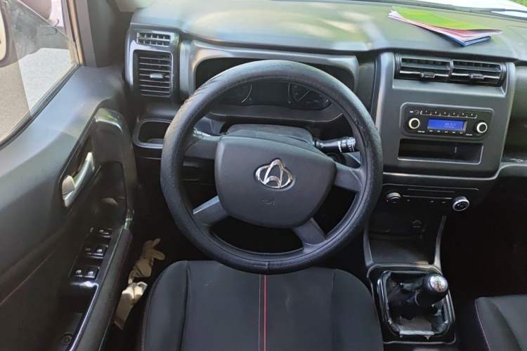 Used CHANGAN OSHAN X70A 2019 1.5L Manual Basic Version China VI Standard Steering Wheel