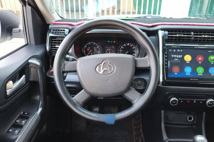 Used CHANGAN OSHAN X70A 2019 1.5L Manual Basic Version China VI Standard Steering Wheel