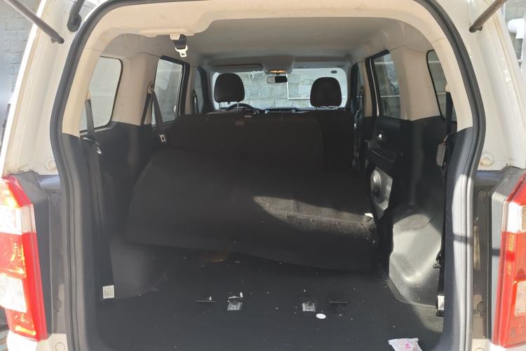 Used CHANGAN OSHAN X70A 2019 1.5L Manual Basic Version China VI Standard Trunk