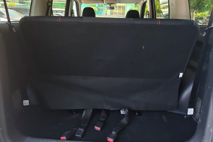Used CHANGAN OSHAN X70A 2019 1.5L Manual Basic Version China VI Standard Trunk