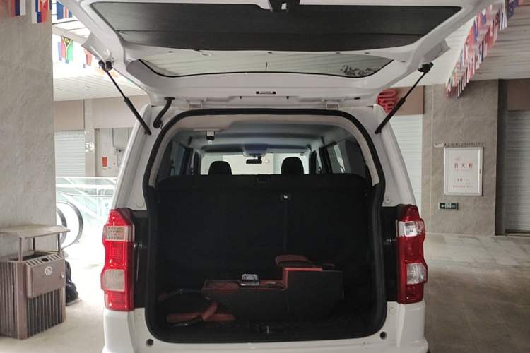 Used CHANGAN OSHAN X70A 2019 1.5L Manual Basic Version China VI Standard Trunk