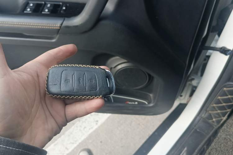 Used CHANGAN OSHAN X70A 2019 1.5L Manual Luxury Model China VI Standard Vehicle Key
