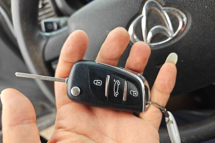 Used CHANGAN OSHAN X70A 2019 1.5L Manual Basic Version China VI Standard Vehicle Key