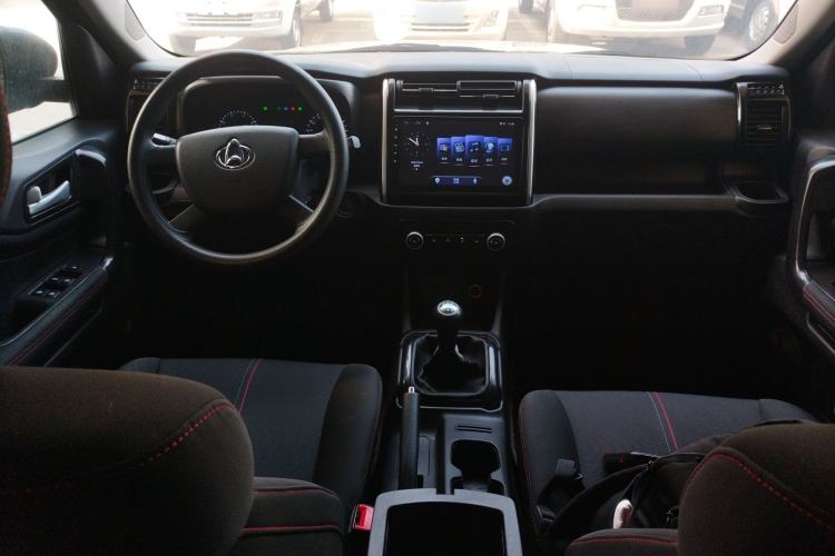 Used CHANGAN OSHAN X70A 2020 1.5L Manual Base Version Center Console