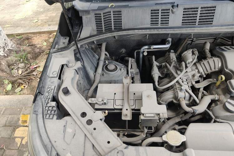 Used CHANGAN OSHAN X70A 2020 1.5L Manual Base Version Engine Bay Right