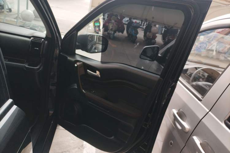 Used CHANGAN OSHAN X70A 2020 1.5L Manual Base Version Interior 5