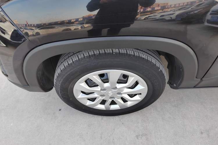 Used CHANGAN OSHAN X70A 2020 1.5L Manual Standard Edition Left Front Wheel Hub