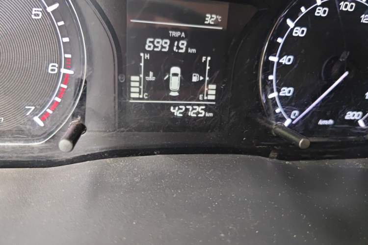 Used CHANGAN OSHAN X70A 2020 1.5L Manual Base Version Odometer Close Up