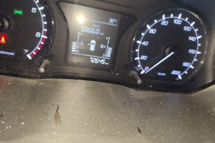 Used CHANGAN OSHAN X70A 2020 1.5L Manual Standard Edition Odometer Close Up