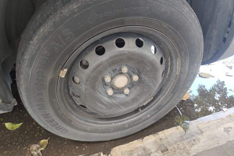 Used CHANGAN OSHAN X70A 2020 1.5L Manual Base Version Right Front Wheel Hub