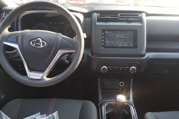 Used CHANGAN OSHAN X70A 2020 1.5L Manual Standard Edition Center Console