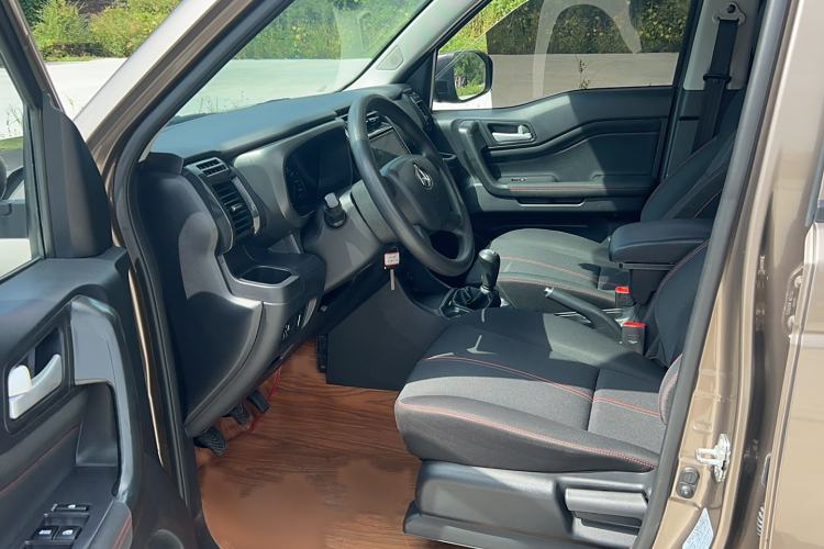 Used CHANGAN OSHAN X70A 2020 1.5L Manual Base Version Interior 2
