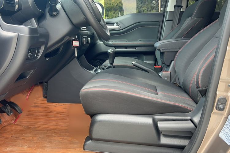Used CHANGAN OSHAN X70A 2020 1.5L Manual Base Version Interior 5