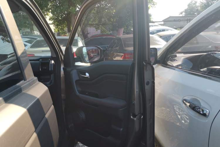 Used CHANGAN OSHAN X70A 2020 1.5L Manual Standard Edition Right Front Door Interior