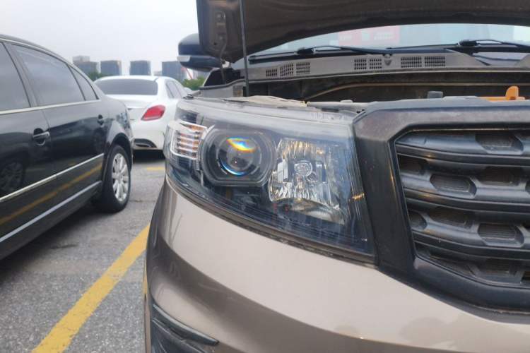 Used CHANGAN OSHAN X70A 2020 1.5L Manual Base Version Right Front Headlight
