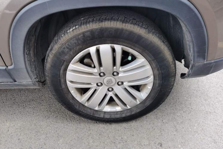 Used CHANGAN OSHAN X70A 2020 1.5L Manual Comfort Version Right Front Wheel Hub