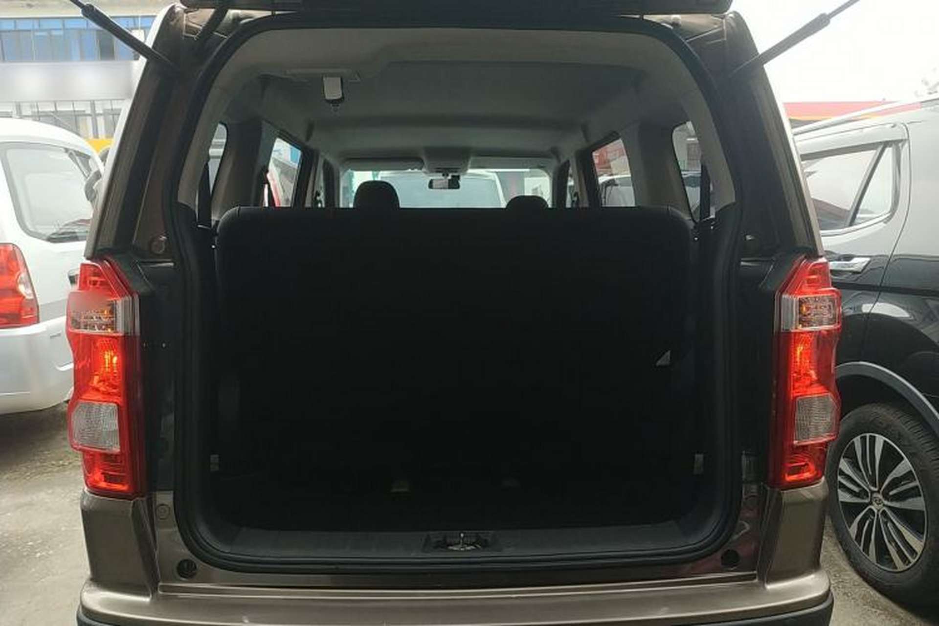 Used CHANGAN OSHAN X70A 2020 1.5L Manual Base Version Trunk