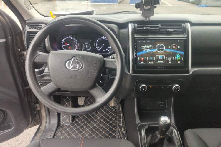 Used CHANGAN OSHAN X70A 2020 1.5L Manual Base Version Center Console