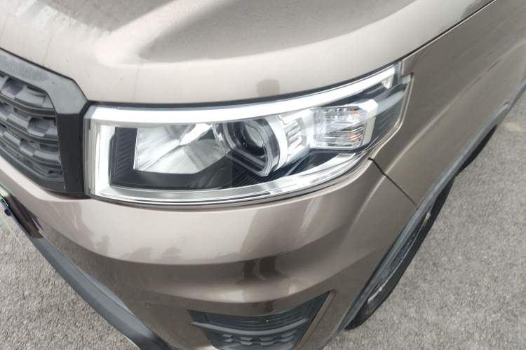 Used CHANGAN OSHAN X70A 2020 1.5L Manual Base Version Left Front Headlight