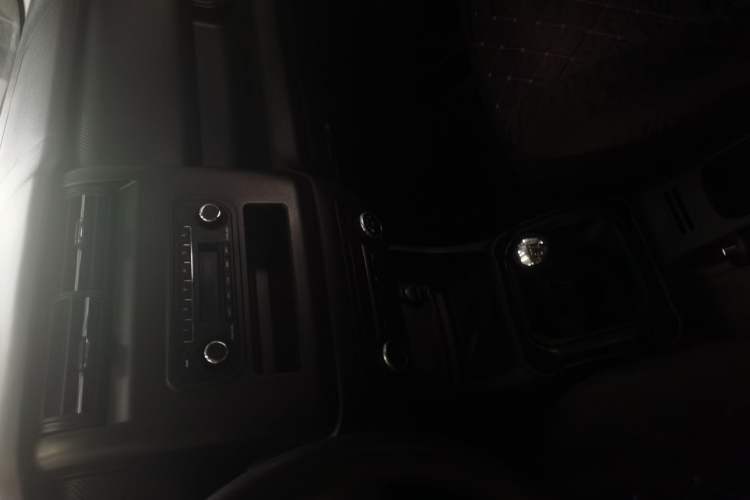 Used CHANGAN OSHAN X70A 2020 1.5L Manual Base Version Audio And AC Panel